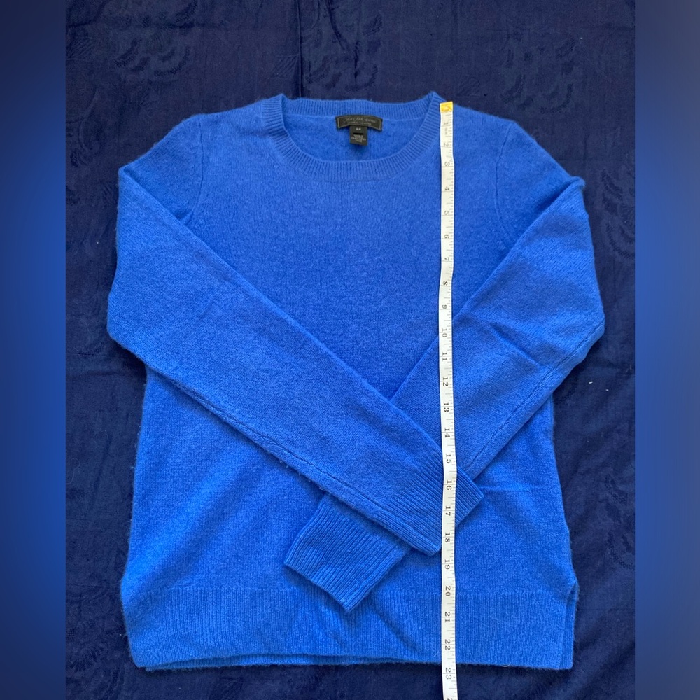 100% cashmere crew next sweater, size S, Saks 5th Ave